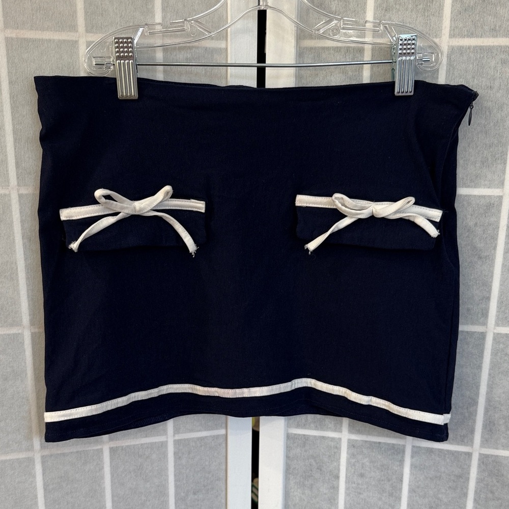 Aritzia MOTEL Navy Bow Mini Skirt Size Medium